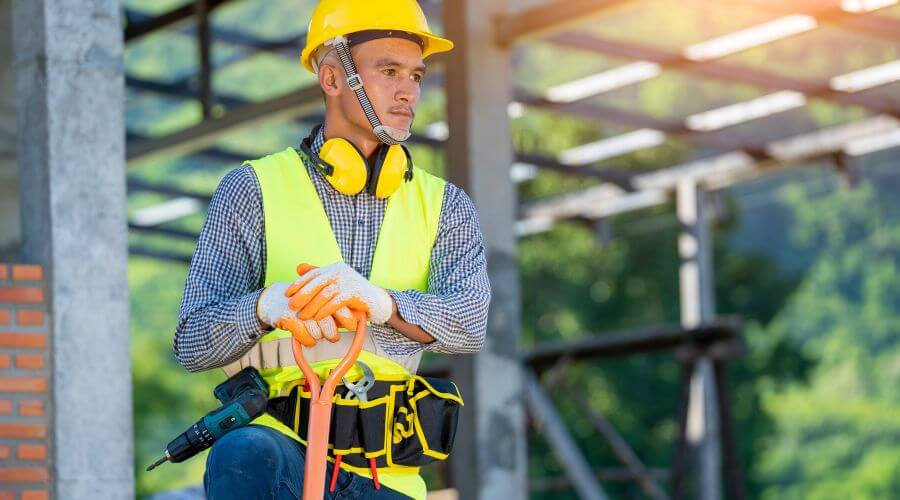 Professional gutter cleaning in Del Valle, TX